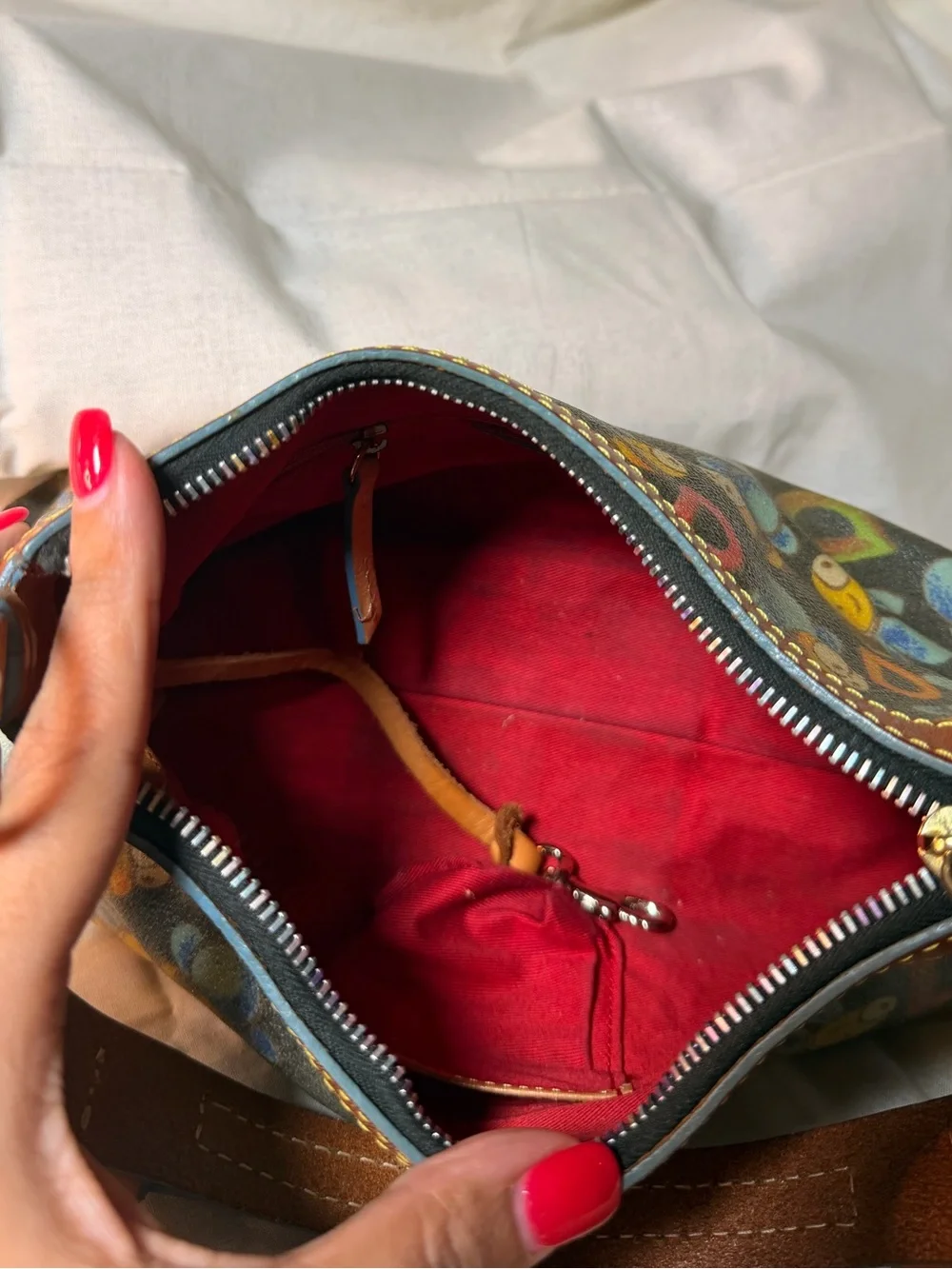 Rare Dooney & Bourke Bee Collection 1975 Small Hobo Shoulder Bag Rainbow Zipper